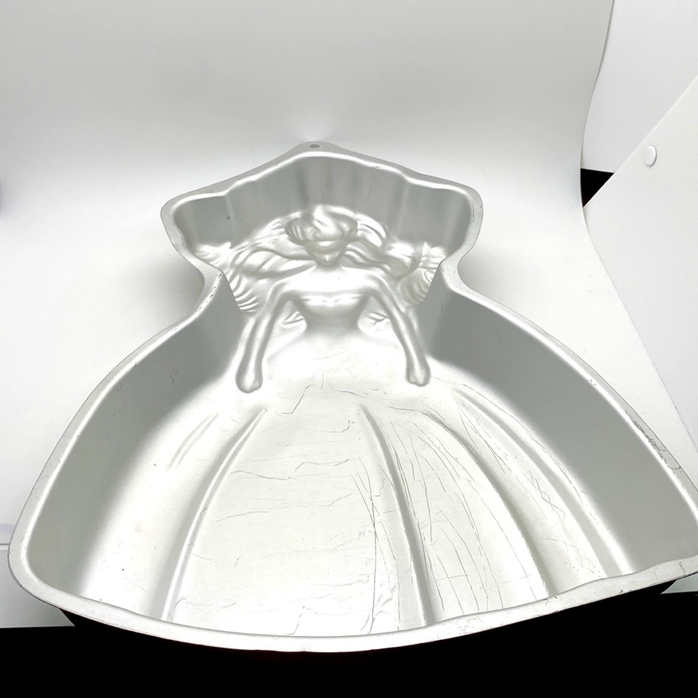 Vtg 92 Barbie Wilton Cake pan